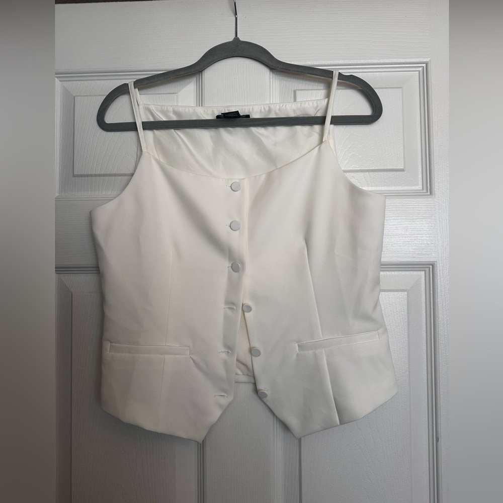 Sincerely Jules Elegant White Top
